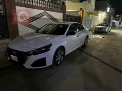 نيسان ألتيما